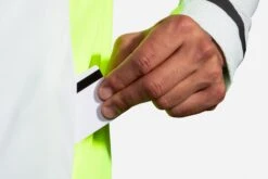 Brooks Men's Carbonite Vest - Icy Grey/Black/Nightlife (211358030) -Hoka Store 211358 030 D3 Carbonite Vest