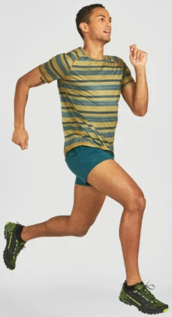 Janji Men's Helio Tech Tee -(MT15A-S22-GST) 6 Janji Men's Helio Tech Tee -(MT15A-S22-GST) -Hoka Store ezgif.com gif maker 32 3134b8d3 9778 4ee0 ba65 9d0076d5a009